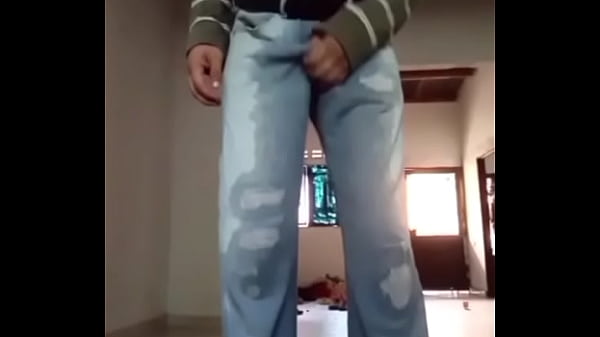 Pantalones orinados con pa&ntilde;al de tela y locura total con doble orgasmo 