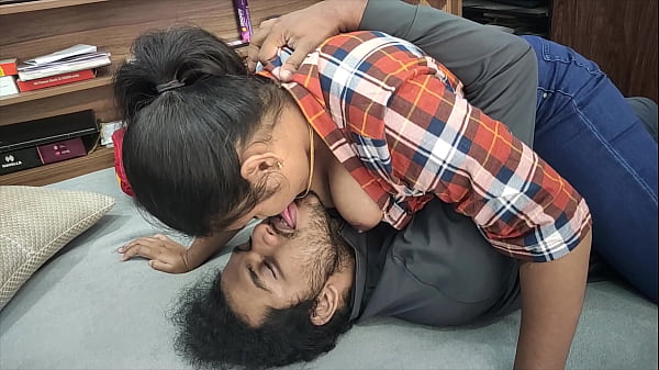 Play MP4 - Indian College Girl Licks Her Boyfriend&rsquo;s Fingers While He Sucks Her Big Boobs