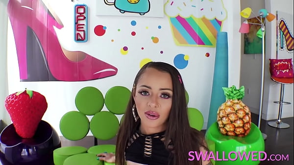 Play MP4 - SWALLOWED Holly Hendrix gets a deepthroat workout