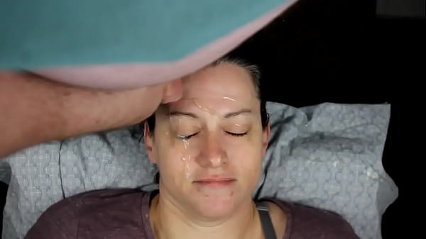 Dirtydees gets her face covered with some heavy eye blasts