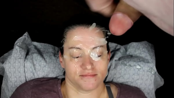 Dirtydees gets her face covered with some heavy eye blasts