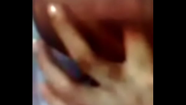 a mi puta le gusta chuparmela y hacer ruidos...