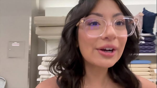 Play MP4 - Fucked in Her New SUV&excl; - Johnny Sins - Cami Strella