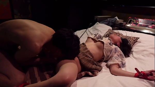 Play MP4 - 巨乳美女がクンニで失神寸前の痙攣絶頂　濃厚クリ責めでアヘ顔しながらイキ狂う！？　女性用　女性向け　sm　調教　アクメ　喘ぎ声　おっぱい　かわいい　投稿　個人撮影　素人　日本人　えむゆみ　カップル