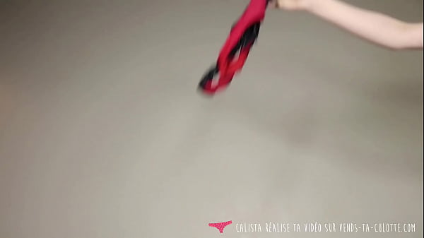 Vends-ta-culotte - Une Jolie Brune Française essaie desculottes pour toi - Calista Vixen