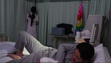 Play MP4 - パート3「マジ天使！？」骨折してオナニーできない僕のチ●コは我慢の限界！それを見かねた美人ナースは使命感に駆られたのか優しく手を添えてくれ&hellip;