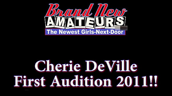 Nonton Sexy Blonde Cherie Deville Stuffs Her Wet Pussy With A Dildo And Licks It! thumbnail