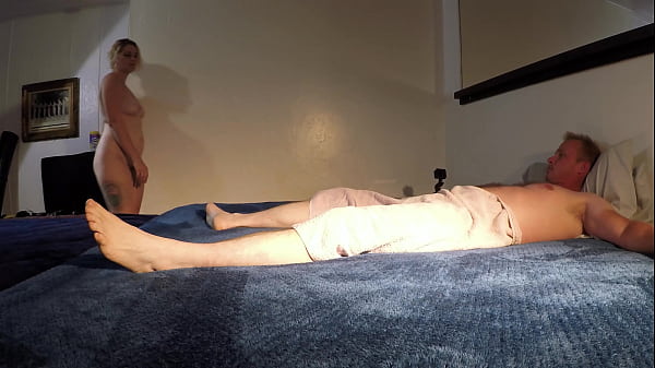 Play MP4 - Aphrodite Sage Feeds her thick ass with cum