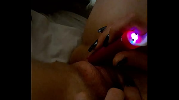 Nonton Sore Beatin Pussy Getting Vibed thumbnail