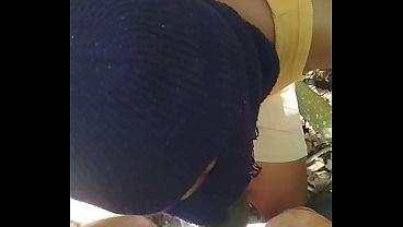 Galera o boy largou a namorada na praia e foi fazer putaria com macho na trilha macetei muito pr&eacute;via 