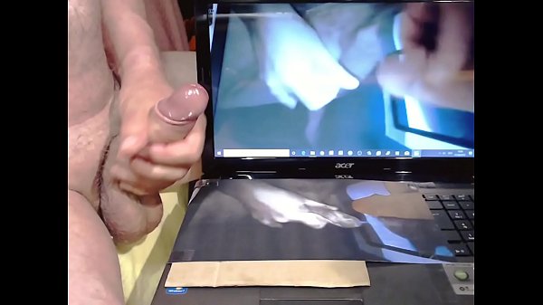 Play MP4 - drei geile Boys masturbieren und spritzen ab