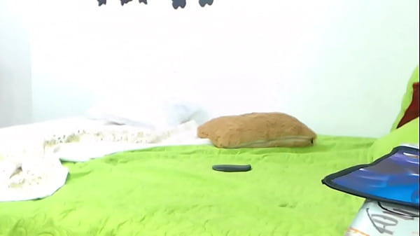 Colombian Ms Sapphire clappingher huge ass (fixed audio)