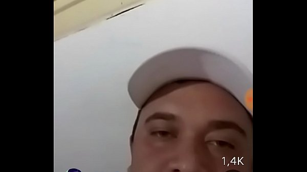 Play MP4 - Pegando hetero na cam