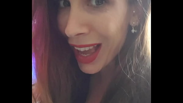 Episode 2 6 "karaok&eacute; jouissif avec mon micro" de la mini saison milf salope