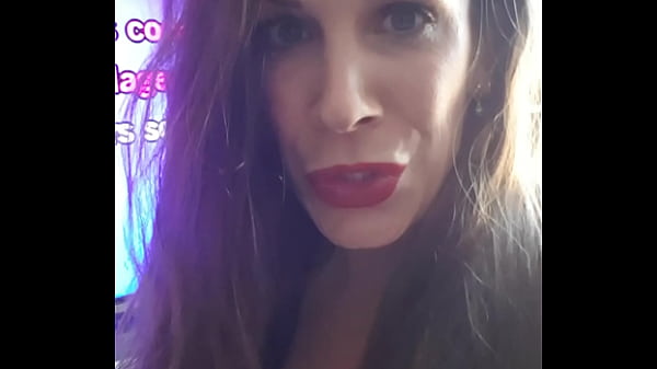 Episode 2 6 "karaok&eacute; jouissif avec mon micro" de la mini saison milf salope 