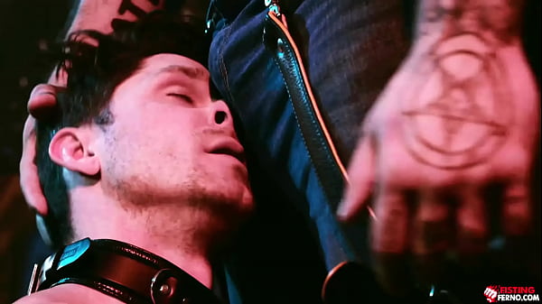 Bodybuilder Davin Strong dominates Devin Franco's hole 