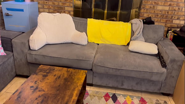 Play MP4 - THE MAINTENANCE MAN GETS LUCKY WITH A CAM GIRL