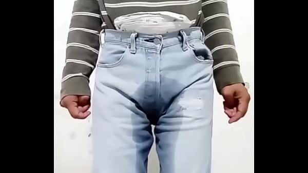 Me orino en los pantalones con mis pa&ntilde;ales de tela y de paso tre deliciosos orgasmos 