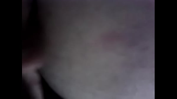 dedeando a gorda mientras mama