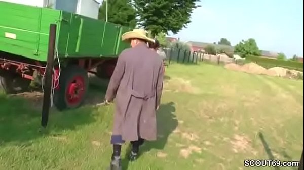 Play MP4 - Mutti und Papa treiben es wild auf dem Bauernhof