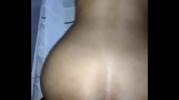 La negra pegandole los cachos a su marido 3