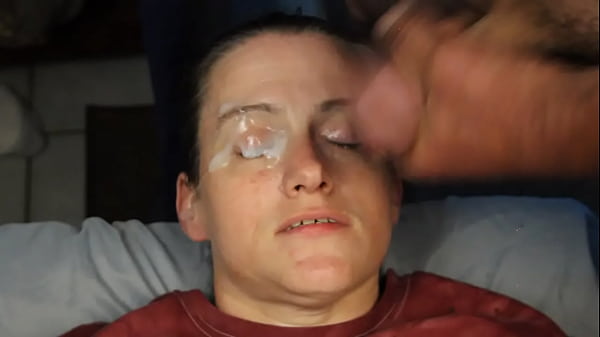 Play MP4 - Dirty Dees getting her eyes glued shut with a double blasting