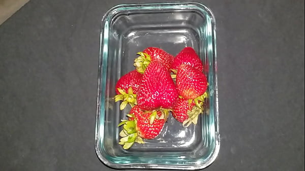 Play MP4 - Craving Cum cream on my strawberries&period; Que rico&period;