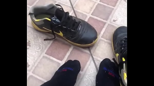 Quem curte p&eacute;s a&iacute; #malefeet #feetboy #masterfeet #boy #cashslave #masterslave #master #gayhot #findom #rtalphas #humana