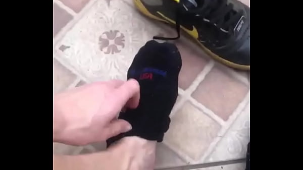 Quem curte p&eacute;s a&iacute; #malefeet #feetboy #masterfeet #boy #cashslave #masterslave #master #gayhot #findom #rtalphas #humana 