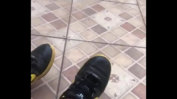 Quem curte p&eacute;s a&iacute; #malefeet #feetboy #masterfeet #boy #cashslave #masterslave #master #gayhot #findom #rtalphas #humana 