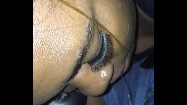 Play MP4 - Sucking his dick in the car