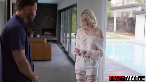 Sexy babe swallowed big cock and enjoyed rough pussy fucking by big dick dude 