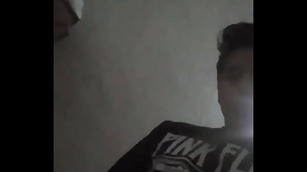 Play MP4 - Chico se masturba