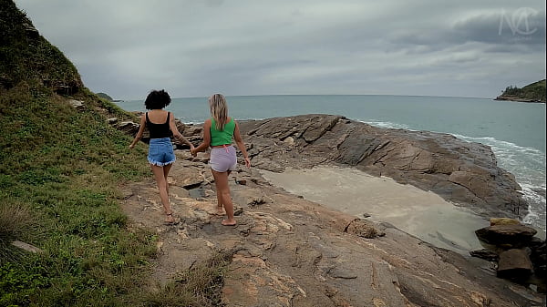 Play MP4 - In&eacute;dito &excl; Primeira experiencia com uma garota das duas delicias Mari e &vert; Mih Ninfetinha &vert;