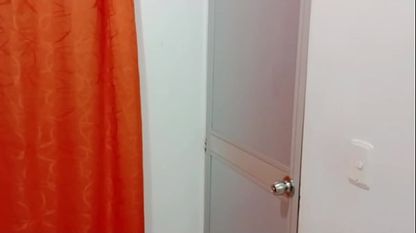 Play MP4 - encuentro empleada cachonda en mi cuarto desnuda queriendo que me la folle as&iacute; que la puse a chupar verga