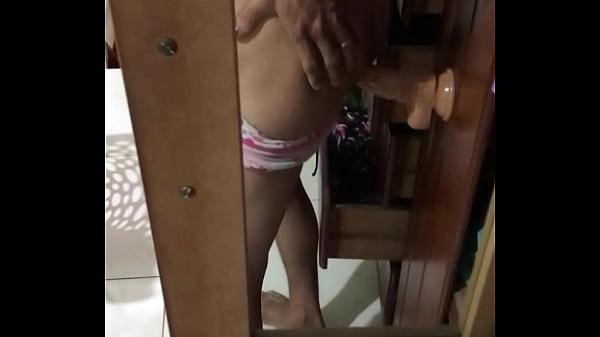 Jugando con mi dildo