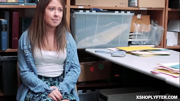 Play MP4 - Blonde babe gets fucked sideways to convince the LP Officer&excl;