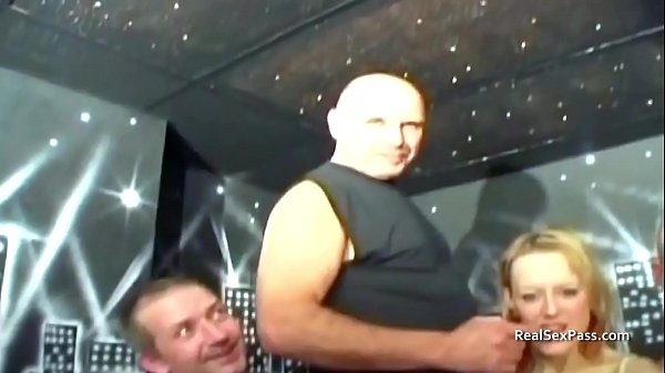 Play MP4 - Big 13 way amateur swinger group sex