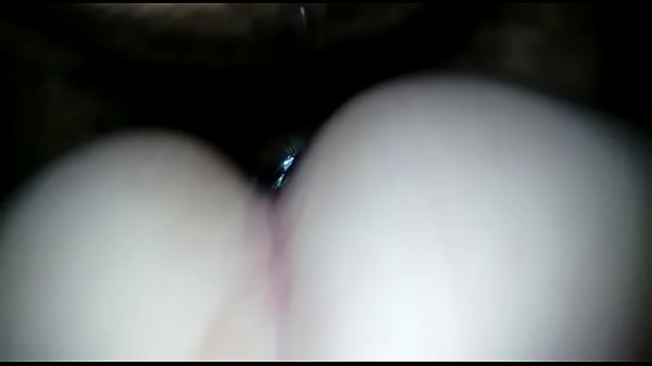 Minha putinha com o plug no rabinho