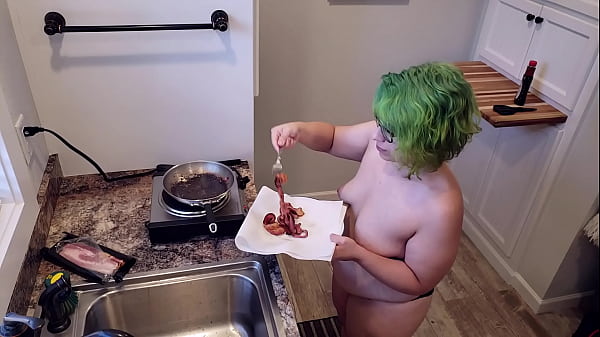 Daddy Gave Me The Best Fucking Last Night, So I Wanted To Cook Him Breakfast! thumbnail
