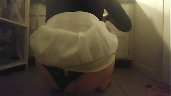 Play MP4 - Sissy in skirt riding her dildo