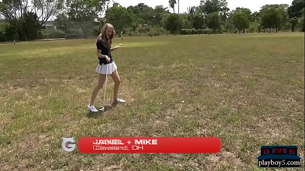 Tiny amateurs fuck with_the boyfriend at home