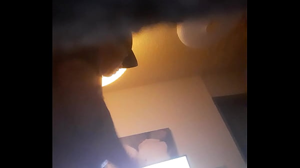 Jacking off and giting hi while she s.