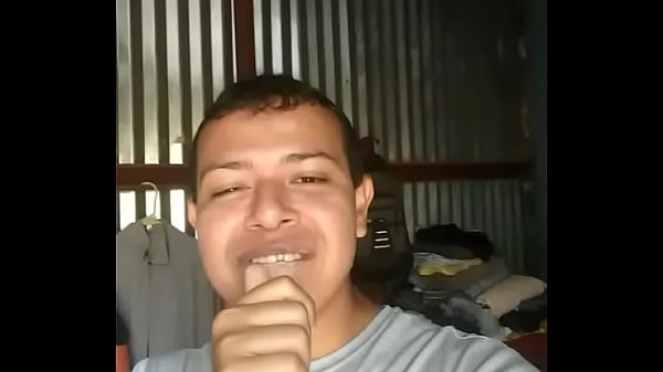 Quiero una verga enorme para mamar 