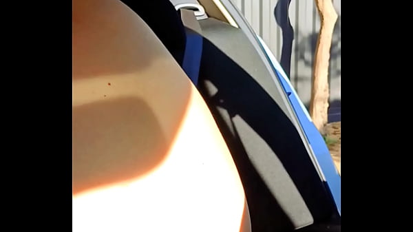 Nonton Horny Mature Blonde Showing Her Meaty Cunt In The Back Seat thumbnail