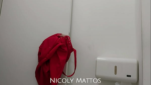 Porteiro Safado Me Fode No Servi&ccedil;o - Meteu De Camisinha E No Final A Camisinha Saiu thumbnail