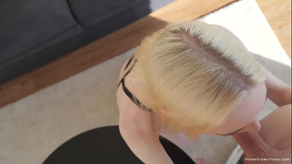 Gorgeous girlfriend is always horny_and wants to fuck