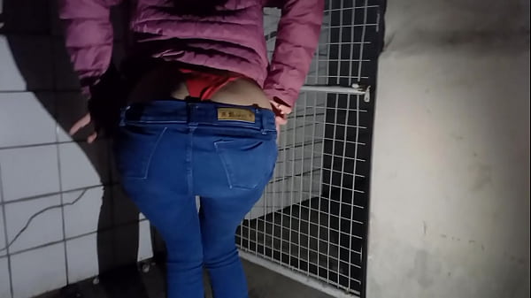 Lynnscream doggystyle on the backyard while boyfriend inside