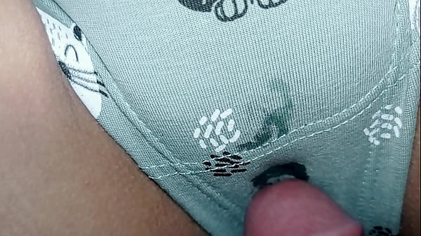 Play MP4 - xxx mi novio me deja caliente y mi hermanastro paga las consecuencias