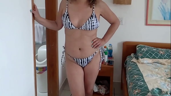 Nonton I Flash On The Beach And My Stepson Gives Me A Big Cumshot On My Hairy Pussy. thumbnail